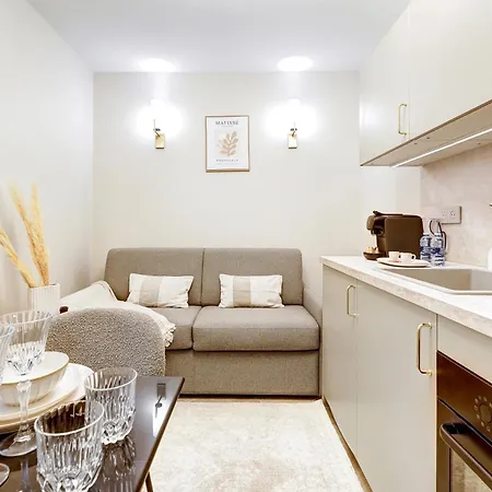 Apartment Charming With A-c