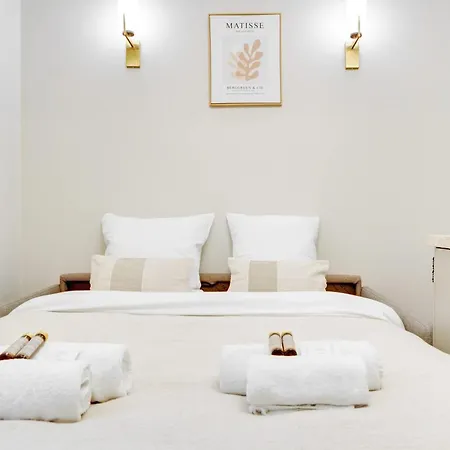 Charming With A-c Παρίσι